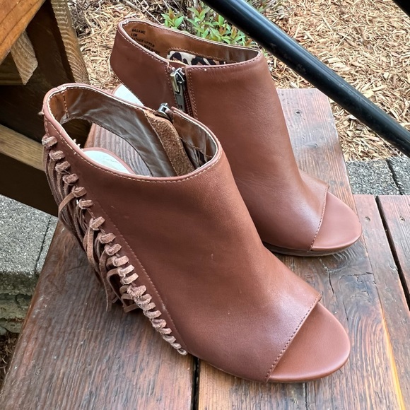 REBA BROWN MADAME PEEP TOE FRINGE LEATHER HEELED BOOTIES SIZE 6.5 - Picture 3 of 16